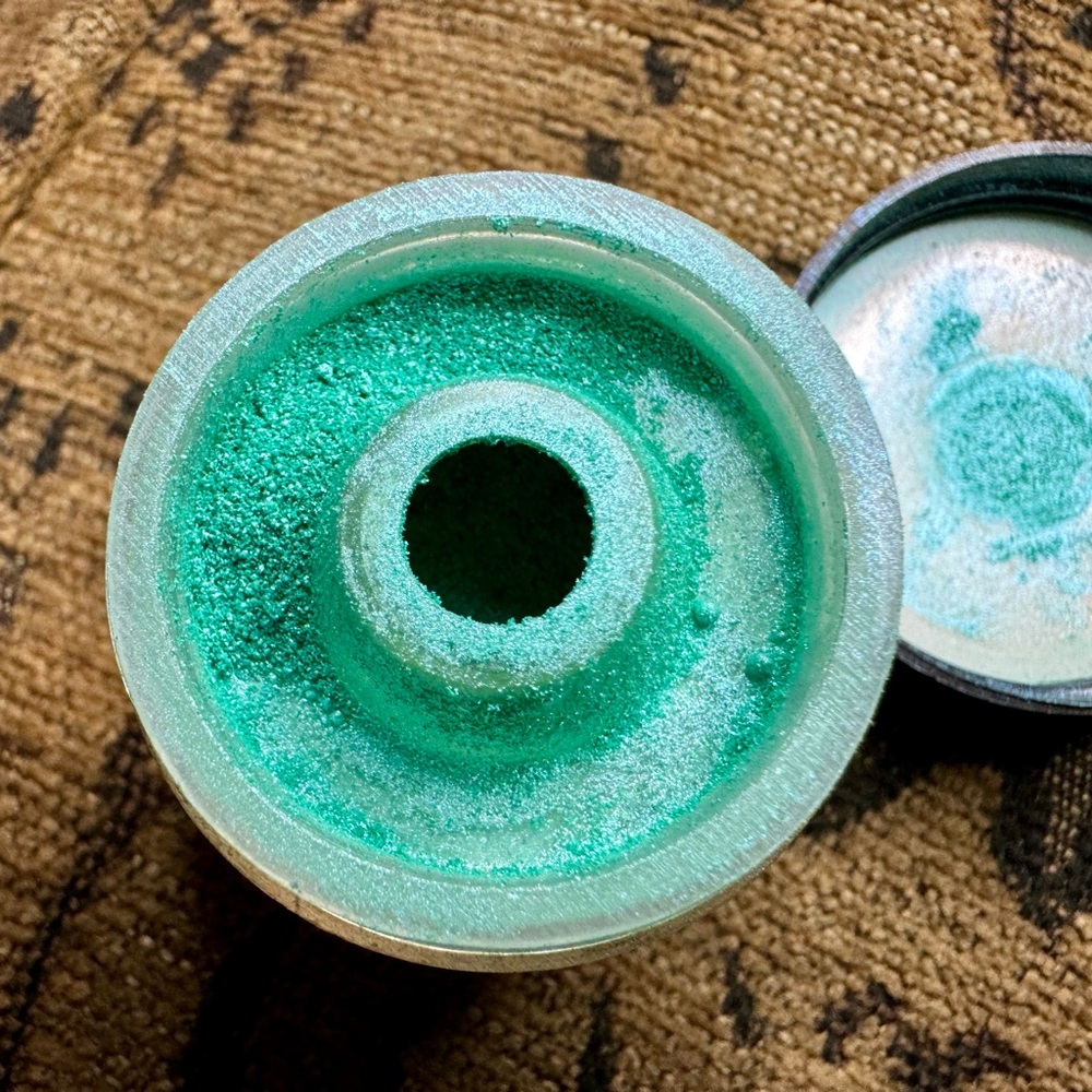 MAC Pigment Powder. - Picture 5 of 5